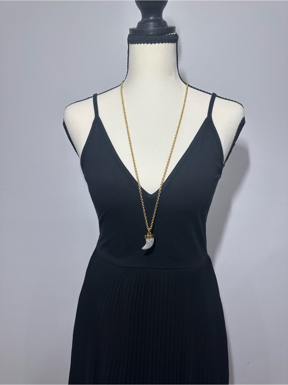 NWT JUICY COUTURE Y2K Gold Crystal Pave Pendant Tooth Claw Long Necklace